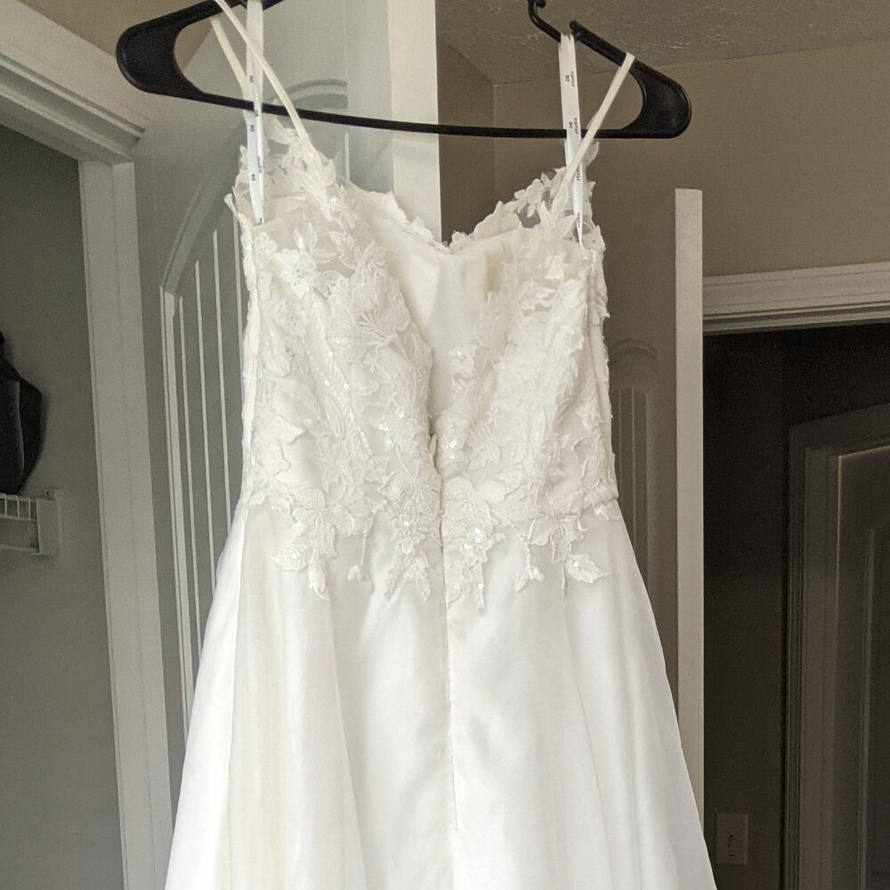 Wedding Dress Size 0 - Picture 4 of 5